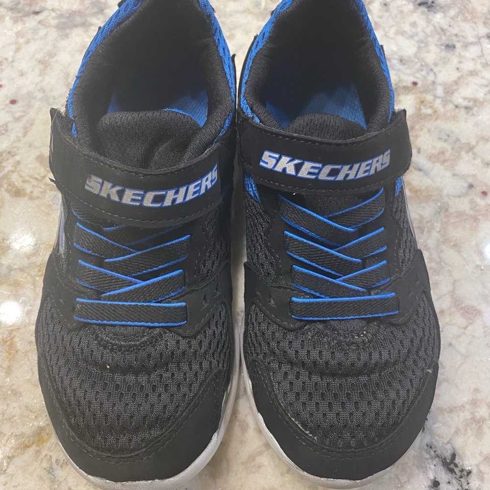 Sketchers size 13
